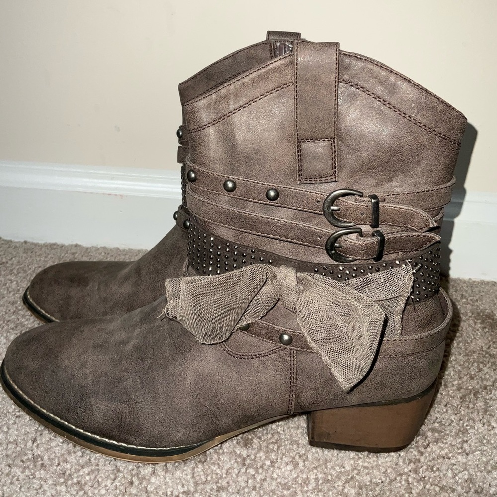 Women’s boots